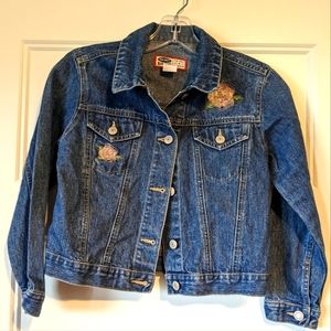 Flower patched denim jacket